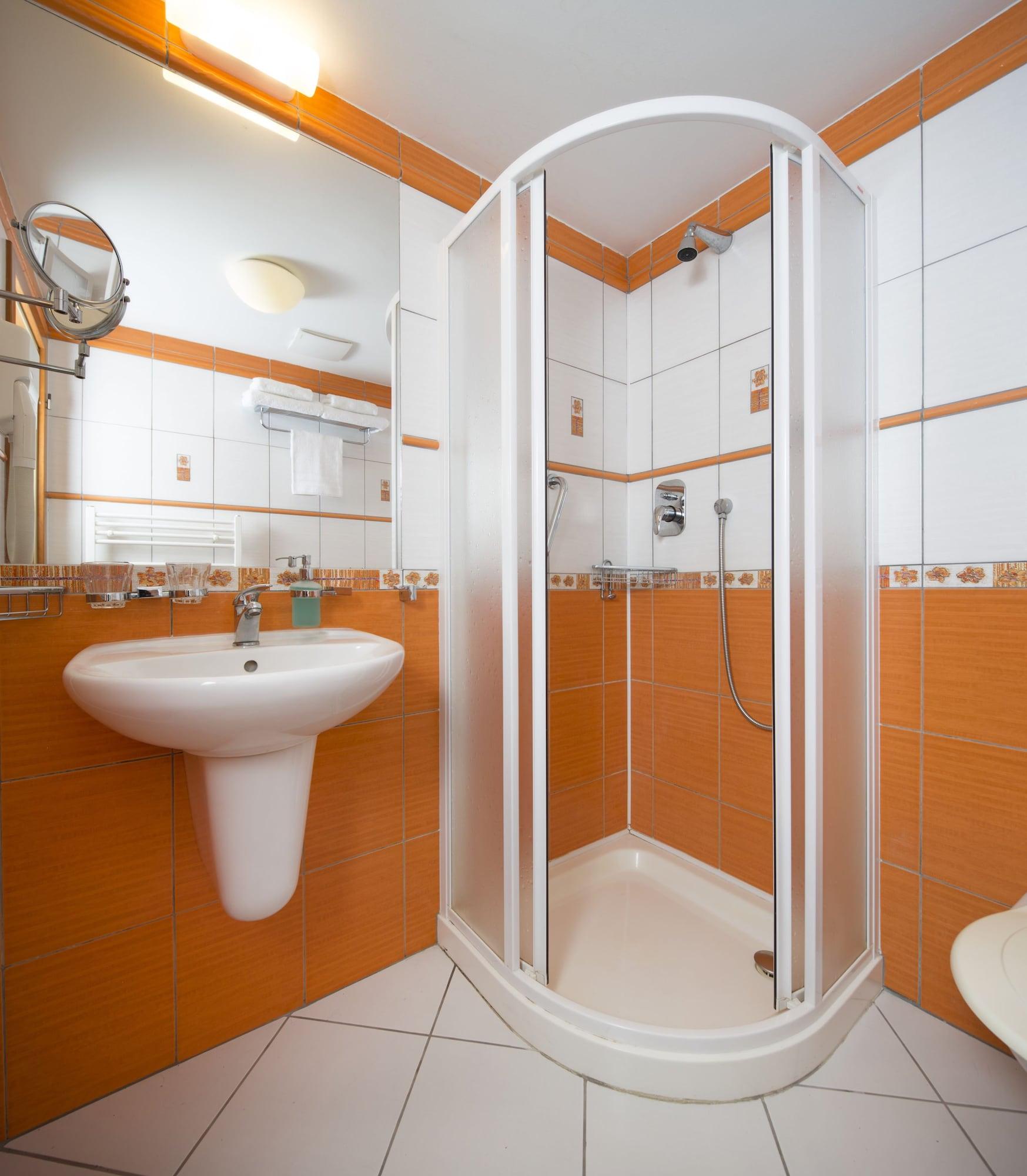 Spa Resort Libverda - Hotel Lesni Zatisi Lazne Libverda Luaran gambar